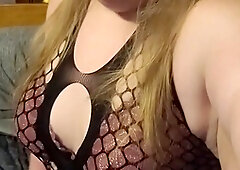 Voluptuous goth BBW indulges in Halloween tease with toe sucking and intense toy play