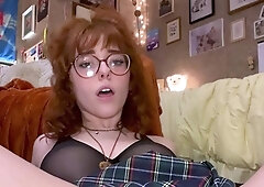 Bubble butt amateur goes solo with a toy in the powder room