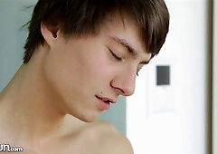 Tommy Hunter is jacking off like mad on the floor