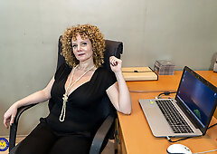 Jason Carrera demands his sexy titty STEPMOM boss