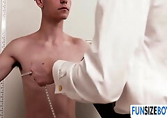Handsome Eli Gets Drilled By His Doctor 8 Min - Dr Wolf