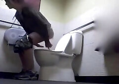 Skinny girl on the toilet in this pissing candid video