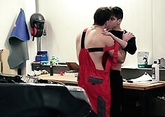 Tomas Salek and Bastian Karim go head-to-head in a wild gonzo scene