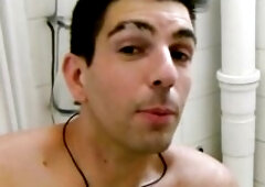 Astuces pour la préparation au sexe anal et prostate massage (shower)