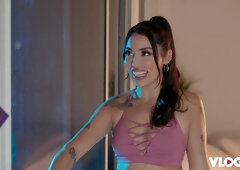 Concupiscent Vanessa Sky Gives Wild Ride With Yoga Instructor