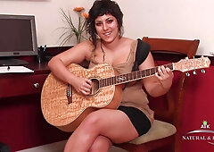 Curvy hot MILF solo filthy xxx story