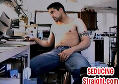 Straight homemade stud cums in DILF's mouth after solo jerking