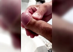 I masturbate and cum in hotel washroom