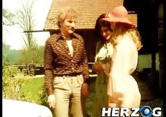 Beautiful Babe Masturbates On The Bed