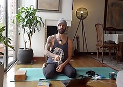 Crecimiento, yoga, famosos