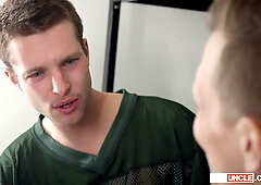 Nerdy Boy Proves Himself - Benjamin Blue, Ethan Chase, Edward Terrant SLB