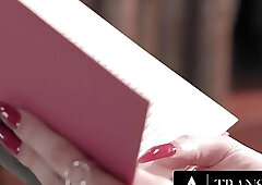 Tranny Ariel Demure fucks Erin Everheart in the library - Transfixed