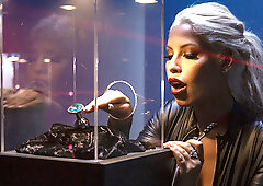 Bridgette B & Isiah Maxwell in The Butt Plug Burglar - BRAZZERS