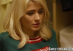 Gorgeous Jessie Saint sucked toes in a hardcore pussy licking with horny Sabina