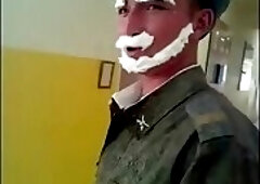 Soldado gostosinho flagrado no banho