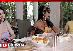 Super Hawt Gandma in Law (Rita Daniels) Banged at Kitchen