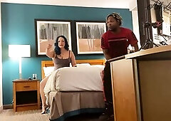 Alabama BBC Recent Bull Cums in My Snatch - with behind the scenes footage