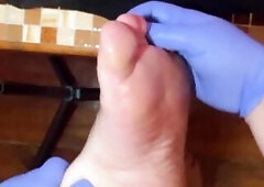 Unattractive Foot Massage