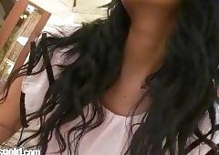 Tranniesgold Doorway Diva Spanking.p1