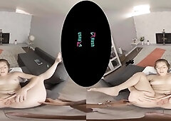 VRHUSH Katie Kush is done with yoga and wants to fuck