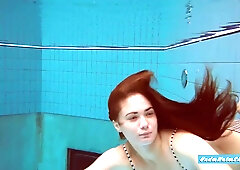 Perfect body teen Lola enjoys the moment