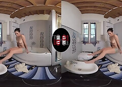 Gorgeously Beautiful Chiara Takes A Warm Bath - Leg and Foot Fetish VR