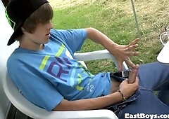 Adorable 18-year-old cutie - Outdoor milking in public