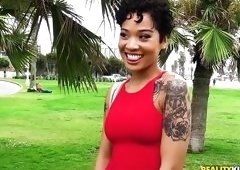 Ebony Beauty Loves Sucking Cock