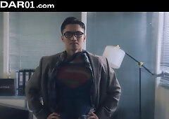 Superman's Sausage of Steel Gets Tantalized as He Receives a Facial cumshot