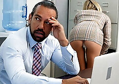 Office tease gets her Boss’ Dick Hard