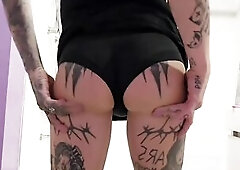 TS ANAL IN THE BATHTUB