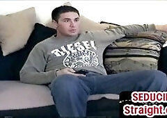 Str8 Gay Nympho Enjoys Solo Jerking