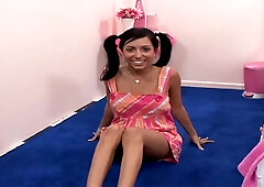 Einladender Teenager 18+ Mckenzee Miles Abgeholt Und Gut Gefickt