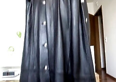 This Day u can sniff my leather outfit! Get your nose on my leather gloves, u should sniff anything! Likewise my leather booty! Then u can jerk off in