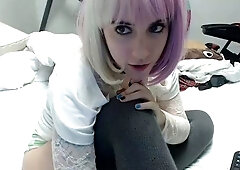 Amateur Webcam Cute Teen Plays Solo with Big