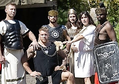 Sumner Blayne and Filou Fitt: gladiator cock feels good