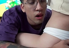 Bastian Blanc can't eat while Emma Fiore has fun playing Nintendo and getting fingered