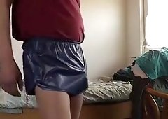 blaue shorts und wetlook stringtanga scene 2