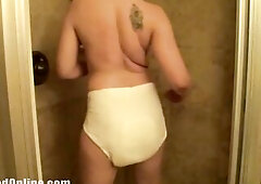 Adriana Diaper In Shower