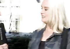 hardcore blond teen large boobs curvy oegasm large booty deutsch german blow job vagina licking Angesprochen und direkt im Hotel die Golden-Haired Sau