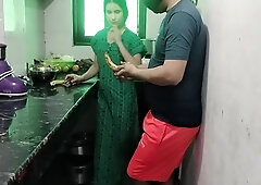 Malkin Ke Bete Ne Naukarani Ko Paisa Deke Bur Choda