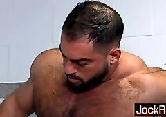 Hairy Bodybuilder fuck boy in the gym @JockRaw