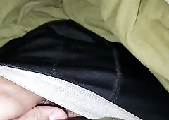 Polla latin chick pide ser pajeada a media noche