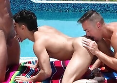 Hunks Blow Big Cocks