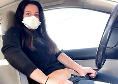 Un abonné contrôle mon lush pendant que je conduis. Je suis obligée de m'arrêter pour jouir!