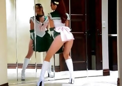 Gorgeous Comic-Con Girl wears buttplug in public, sailor moon, flashing