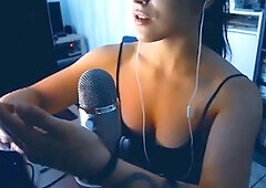 Big-natural-tits, first-timer, only-women
