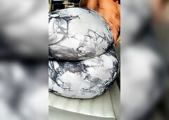 Amateur Large Booty in Constricted Leggings