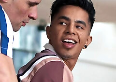 Men: Big Cock Drills into a Tiny Hole