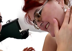 Big Mature Lesbian Has Sex With A Young Lesbian - MatureNL